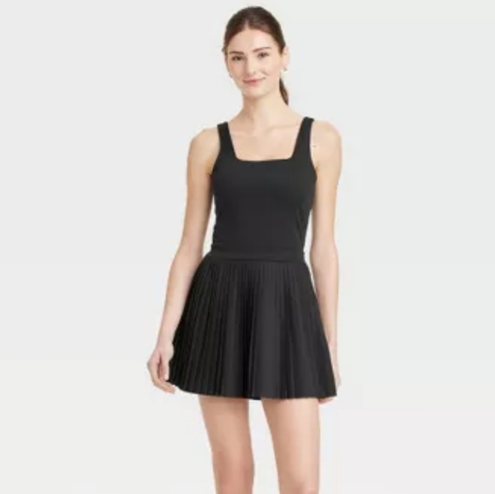🍵 All in Motion Black Pleated Active Dress